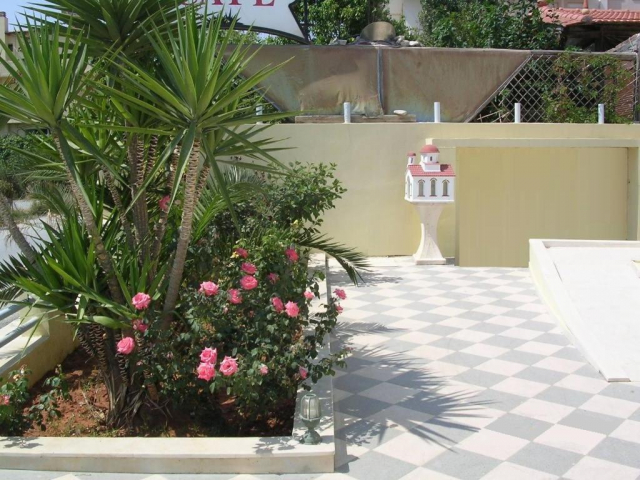 09.04 avion Bucuresti, Grecia - Creta - Heraklion Amoudara, Hotel Eleni Palace 469 EURO, 7 nopti, Mic dejun inclus