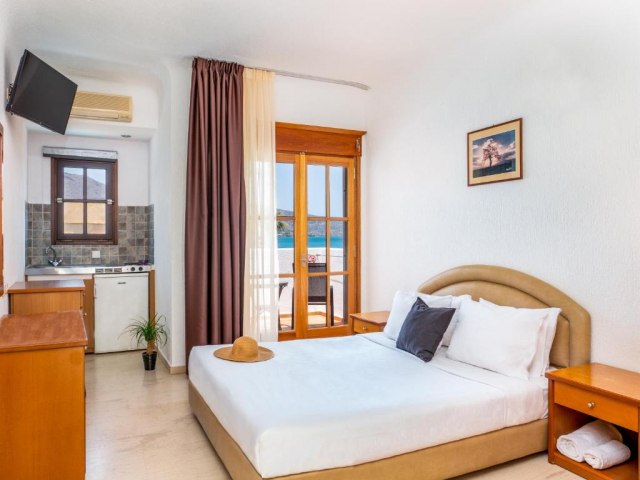 09.04 avion Bucuresti, Grecia - Creta - Heraklion Elounda, Elounda Alikes Suites & Studios 547 EURO, 7 nopti, Fara masa