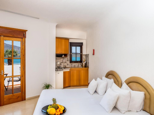 09.04 avion Bucuresti, Grecia - Creta - Heraklion Elounda, Elounda Alikes Suites & Studios 547 EURO, 7 nopti, Fara masa