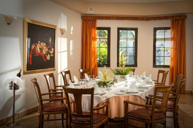 09.04 avion Bucuresti, Grecia - Creta - Heraklion Hersonissos, Hersonissos Maris 587 EURO, 7 nopti, Demipensiune inclusa