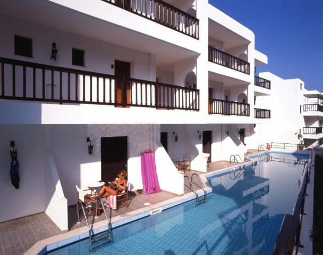 09.04 avion Bucuresti, Grecia - Creta - Heraklion Hersonissos, Hersonissos Maris 587 EURO, 7 nopti, Demipensiune inclusa