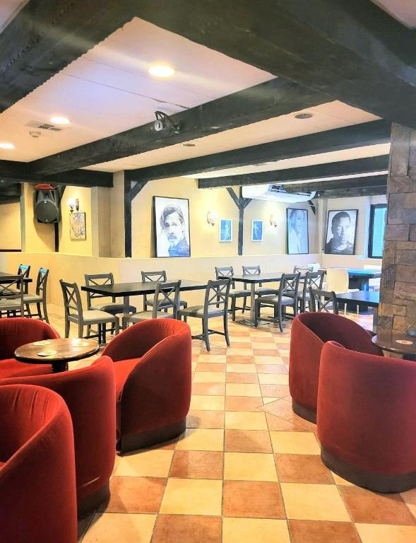 15.04 avion Bucuresti, Malta St. Paul's Bay, The San Anton Hotel 430 EURO, 5 nopti, Fara masa