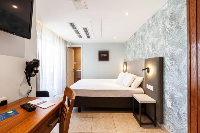 15.04 avion Bucuresti, Malta Mellieha, Hotel Pergola & Spa 557 EURO, 5 nopti, Fara masa