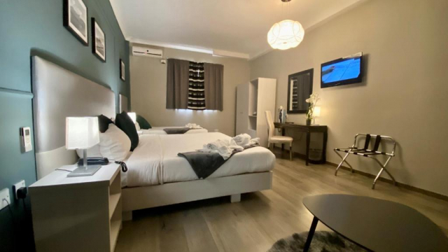15.04 avion Bucuresti, Malta Sliema, Sliema Marina Hotel 1086 EURO, 5 nopti, Fara masa