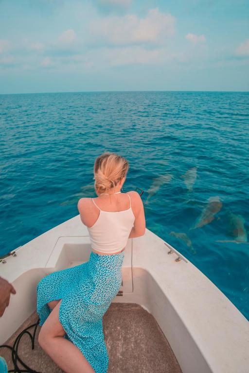 27.03 avion Bucuresti, Maldive Dhaalu Atoll, Hondaafushi Island Resort 1978 EURO, 7 nopti, Demipensiune inclusa