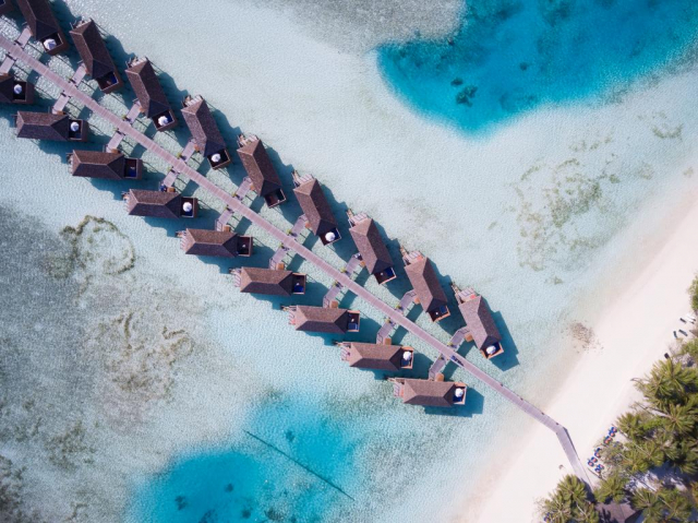 27.03 avion Bucuresti, Maldive North Male Atoll, Meeru Island Resort 2115 EURO, 7 nopti, Pensiune completa inclusa