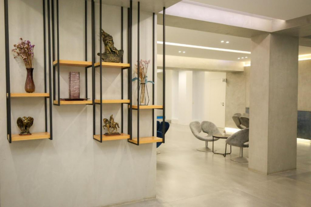 24.06 avion Bucuresti, Albania - Litoral Albania Vlora, Hotel Vlora International 596 EURO, 7 nopti, Mic dejun inclus