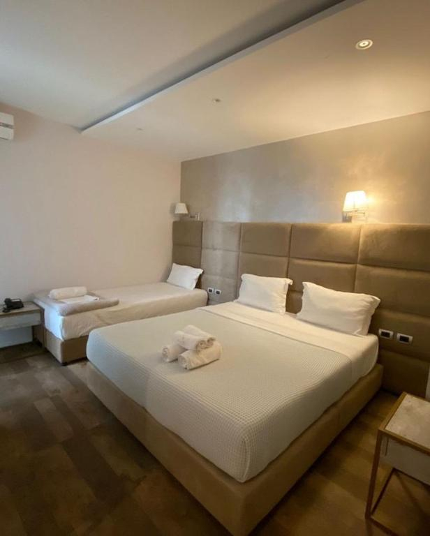 24.06 avion Bucuresti, Albania - Litoral Albania Durres, Hotel Blue Marine 577 EURO, 7 nopti, Mic dejun inclus