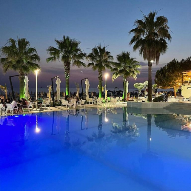 24.06 avion Bucuresti, Albania - Litoral Albania Durres, Hotel Blue Marine 577 EURO, 7 nopti, Mic dejun inclus