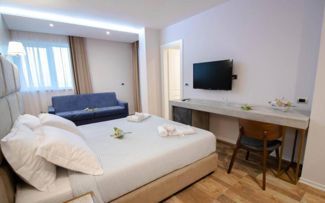 24.06 avion Bucuresti, Albania - Litoral Albania Durres, Hotel Blue Marine 577 EURO, 7 nopti, Mic dejun inclus