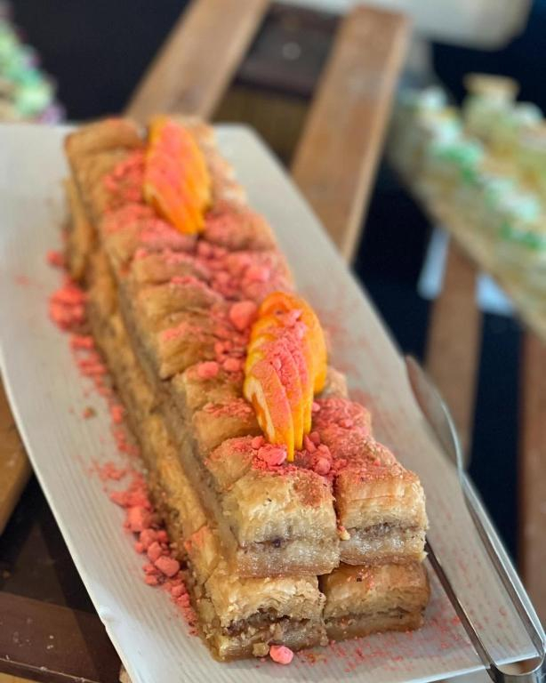 24.06 avion Bucuresti, Albania - Litoral Albania Durres, Hotel Blue Marine 577 EURO, 7 nopti, Mic dejun inclus