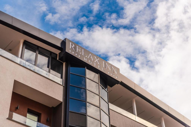 24.06 avion Bucuresti, Albania - Litoral Albania Durres, Hotel Relax Inn Durres 606 EURO, 7 nopti, Mic dejun inclus