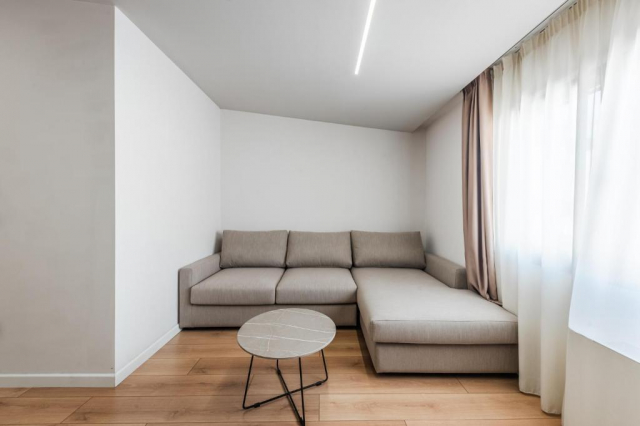 24.06 avion Bucuresti, Albania - Litoral Albania Durres, Hotel Relax Inn Durres 606 EURO, 7 nopti, Mic dejun inclus