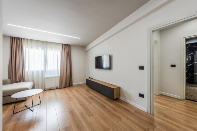 24.06 avion Bucuresti, Albania - Litoral Albania Durres, Hotel Relax Inn Durres 606 EURO, 7 nopti, Mic dejun inclus