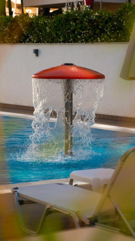 24.06 avion Bucuresti, Albania - Litoral Albania Golem, Hotel Kapri 636 EURO, 7 nopti, Mic dejun inclus