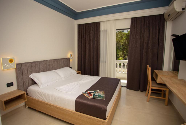 24.06 avion Bucuresti, Albania - Litoral Albania Golem, Hotel Kapri 636 EURO, 7 nopti, Mic dejun inclus