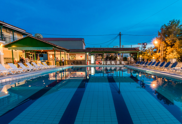 11.06 avion Bucuresti, Grecia - Zakynthos Laganas, Perkes Hotel Complex 539 EURO, 7 nopti, Fara masa