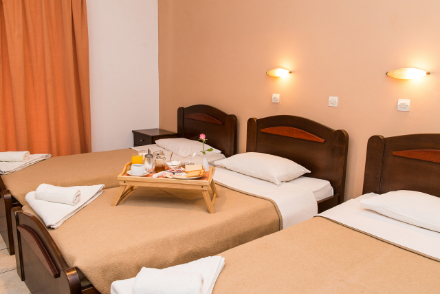 11.06 avion Bucuresti, Grecia - Zakynthos Laganas, Perkes Hotel Complex 539 EURO, 7 nopti, Fara masa