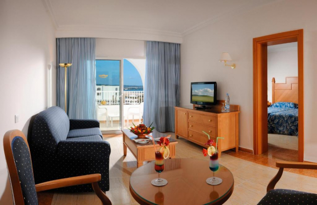 17.04 avion Bucuresti, Tunisia - Regiunea Hammamet Hammamet, Hotel Concorde Marco Polo (ex. Occidental Marco Polo) 473 EURO, 7 nopti, All inclusive