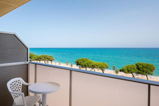 13.05 avion Bucuresti, Spania - Costa Brava - Barcelona Pineda del Mar, htop Pineda Palace & SPA - Adults Only (18+) 680 EURO, 7 nopti, Demipensiune inclusa