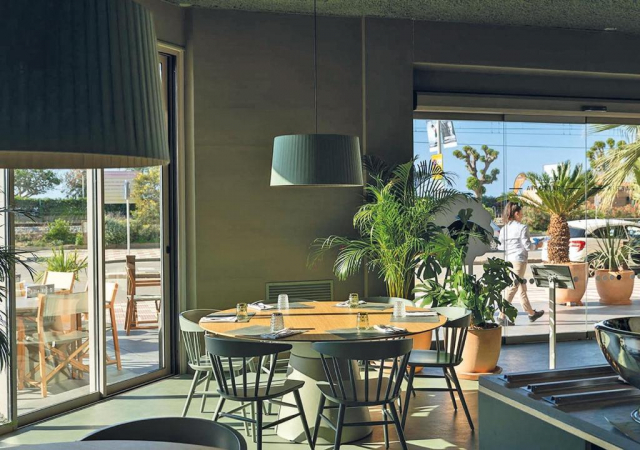 13.05 avion Bucuresti, Spania - Costa Brava - Barcelona Pineda del Mar, Hotel Aqua Promenade & Spa 660 EURO, 7 nopti, Mic dejun inclus