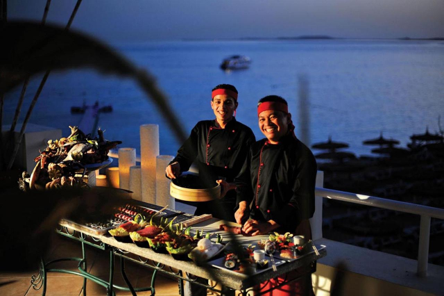 17.04 avion Bucuresti, Egipt - Regiunea Sharm el Sheikh Sharm El Sheikh, Reef Oasis Beach Resort 792 EURO, 7 nopti, All inclusive