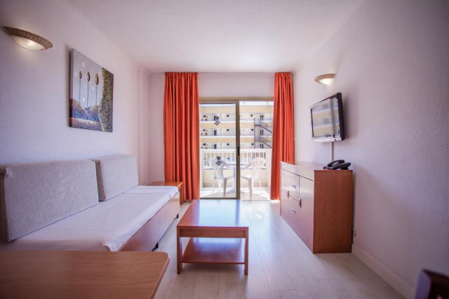 13.04 avion Bucuresti, Spania - Tenerife Playa de las Americas, Servatur Caribe 688 EURO, 7 nopti, Fara masa