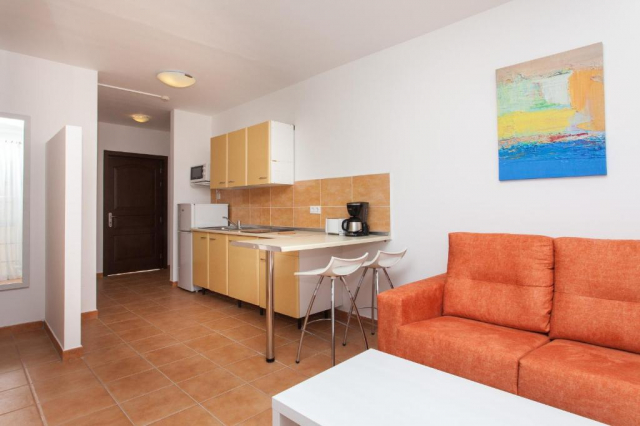 14.06 avion Bucuresti, Spania - Fuerteventura Corralejo, Apartamentos Maxorata Beach 680 EURO, 7 nopti, Fara masa