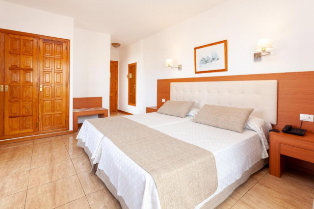 13.04 avion Bucuresti, Spania - Tenerife Puerto de la Cruz, Don Manolito 728 EURO, 7 nopti, Mic dejun inclus