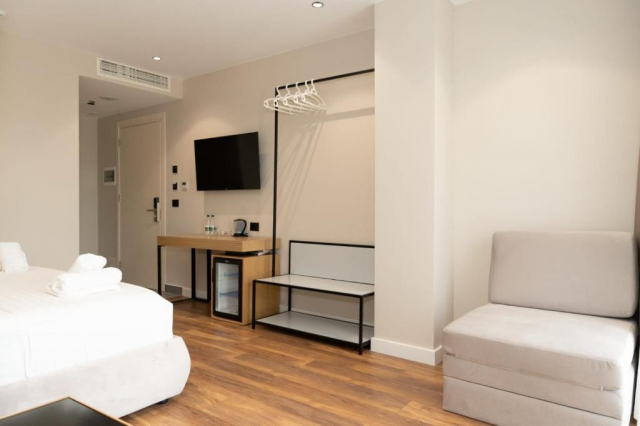 24.06 avion Bucuresti, Albania - Litoral Albania Golem, Hotel Bounty 730 EURO, 7 nopti, Mic dejun inclus