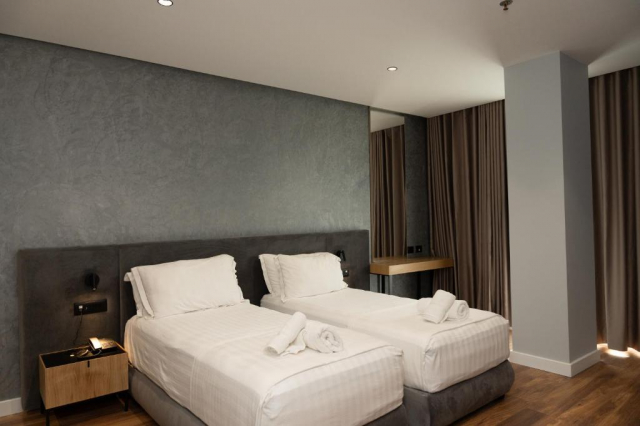 24.06 avion Bucuresti, Albania - Litoral Albania Golem, Hotel Bounty 730 EURO, 7 nopti, Mic dejun inclus