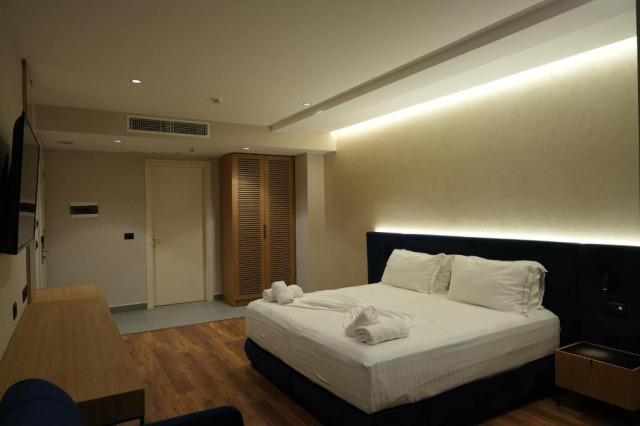 24.06 avion Bucuresti, Albania - Litoral Albania Golem, Hotel Bounty 730 EURO, 7 nopti, Mic dejun inclus