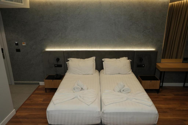 24.06 avion Bucuresti, Albania - Litoral Albania Golem, Hotel Bounty 730 EURO, 7 nopti, Mic dejun inclus