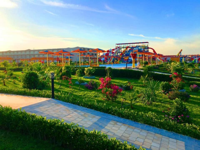 20.04 avion Bucuresti, Egipt - Hurghada Hurghada City, Rewaya Inn Resort (ex Hawaii Paradise Aqua Park Resort) 440 EURO, 7 nopti, All inclusive