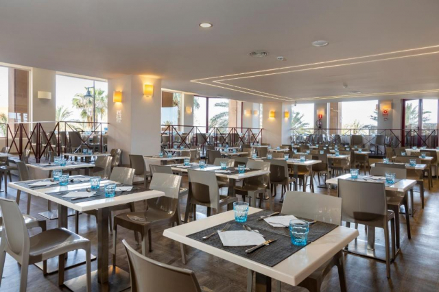 17.05 avion Bucuresti, Spania - Costa del Sol - Malaga Fuengirola, Hotel Las Palmeras Affiliated by FERGUS 709 EURO, 7 nopti, Demipensiune inclusa