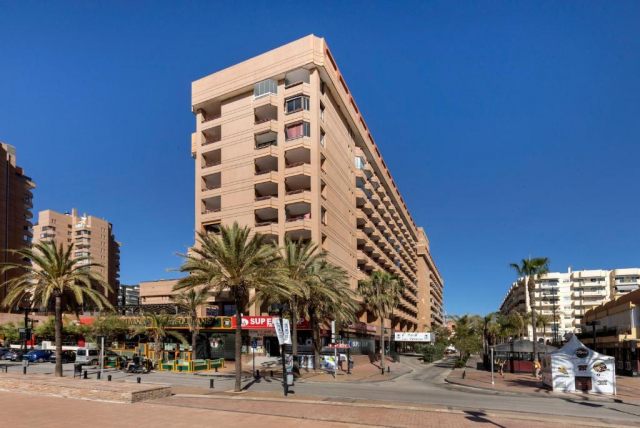 17.05 avion Bucuresti, Spania - Costa del Sol - Malaga Fuengirola, Hotel Las Palmeras Affiliated by FERGUS 709 EURO, 7 nopti, Demipensiune inclusa