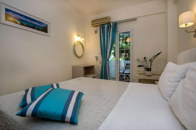 16.06 avion Bucuresti, Grecia - Creta - Heraklion Hersonissos, Diamond Apts and Suites 431 EURO, 7 nopti, Fara masa
