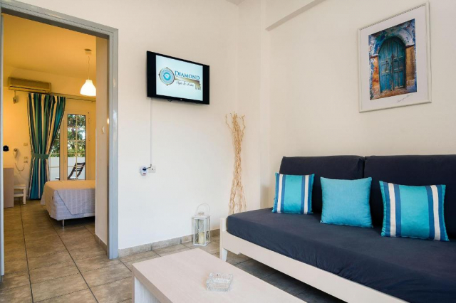 16.06 avion Bucuresti, Grecia - Creta - Heraklion Hersonissos, Diamond Apts and Suites 431 EURO, 7 nopti, Fara masa