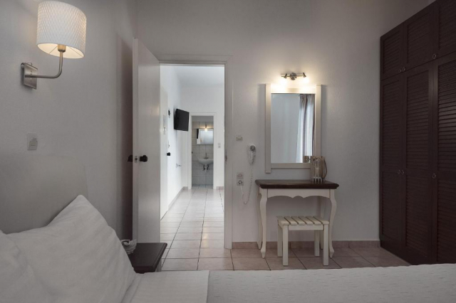 16.06 avion Bucuresti, Grecia - Creta - Heraklion Hersonissos, Diamond Apts and Suites 431 EURO, 7 nopti, Fara masa