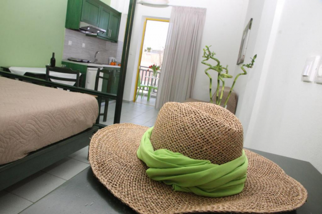 16.06 avion Bucuresti, Grecia - Creta - Heraklion Rethymnon, Apollon Hotel Apartments 460 EURO, 7 nopti, Fara masa