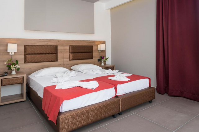 16.06 avion Bucuresti, Grecia - Creta - Heraklion Hersonissos, Porto Plazza Hotel (Adults Only) 392 EURO, 7 nopti, Mic dejun inclus