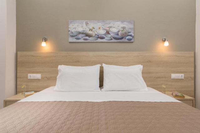 16.06 avion Bucuresti, Grecia - Corfu Kavos, Lefkimi Hotel (Adults Only 17+) 480 EURO, 7 nopti, Mic dejun inclus