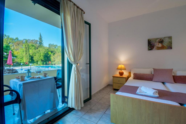 16.06 avion Bucuresti, Grecia - Corfu Dassia, Rivendell Apartments 539 EURO, 7 nopti, Fara masa