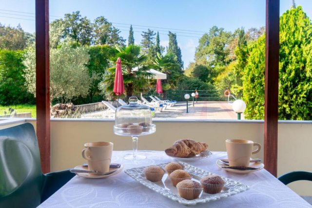 16.06 avion Bucuresti, Grecia - Corfu Dassia, Rivendell Apartments 539 EURO, 7 nopti, Fara masa