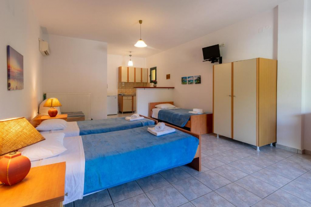 16.06 avion Bucuresti, Grecia - Corfu Dassia, Rivendell Apartments 539 EURO, 7 nopti, Fara masa