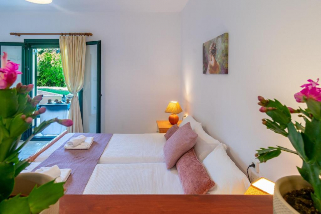 16.06 avion Bucuresti, Grecia - Corfu Dassia, Rivendell Apartments 539 EURO, 7 nopti, Fara masa