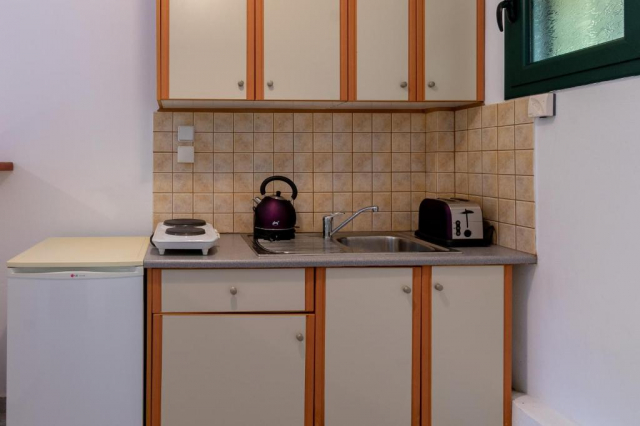 16.06 avion Bucuresti, Grecia - Corfu Dassia, Rivendell Apartments 539 EURO, 7 nopti, Fara masa