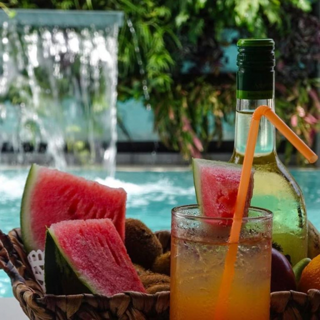 25.06 avion Bucuresti, Grecia - Rhodos Rhodos Town, Manousos City Hotel 617 EURO, 7 nopti, Fara masa