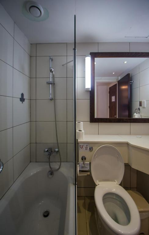 26.05 avion Bucuresti, Cipru - Zona Larnaca Ayia Napa, MarisMare Apartments 485 EURO, 7 nopti, Fara masa