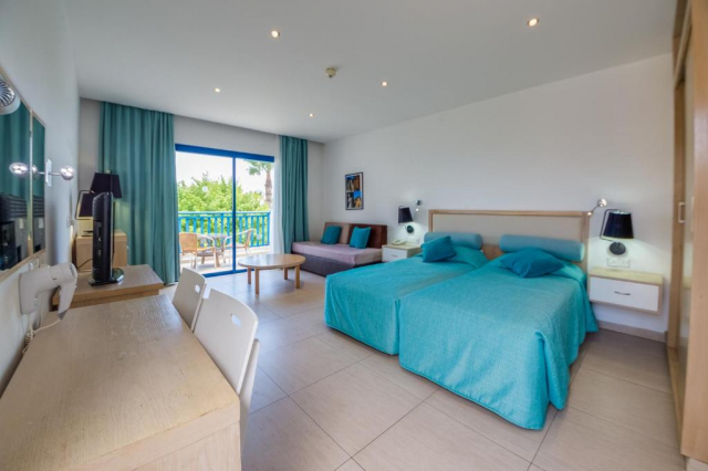 26.05 avion Bucuresti, Cipru - Zona Larnaca Ayia Napa, MarisMare Apartments 485 EURO, 7 nopti, Fara masa